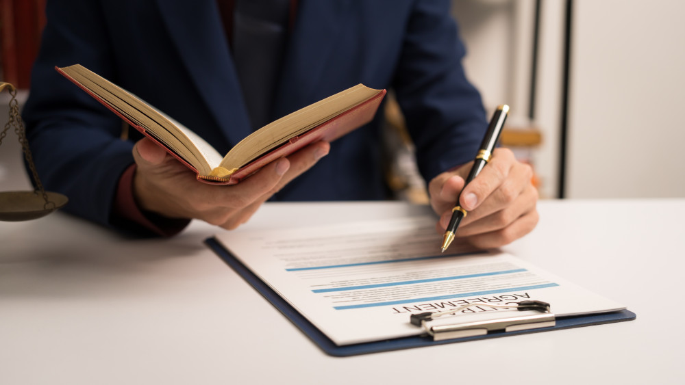 La force obligatoire du contrat : un principe fondamental en droit