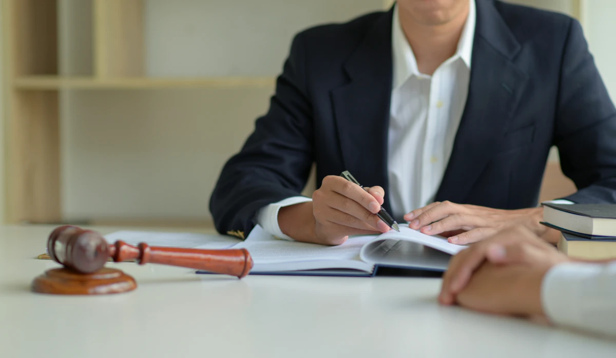Effacer une condamnation du casier judiciaire : procédures et conseils d'un avocat