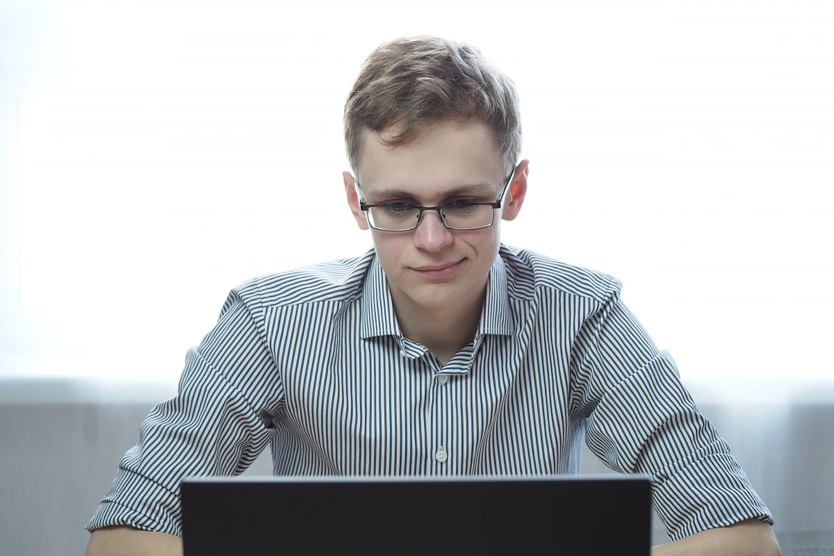 Les aspects juridiques du télétravail post-pandémie : enjeux et perspectives