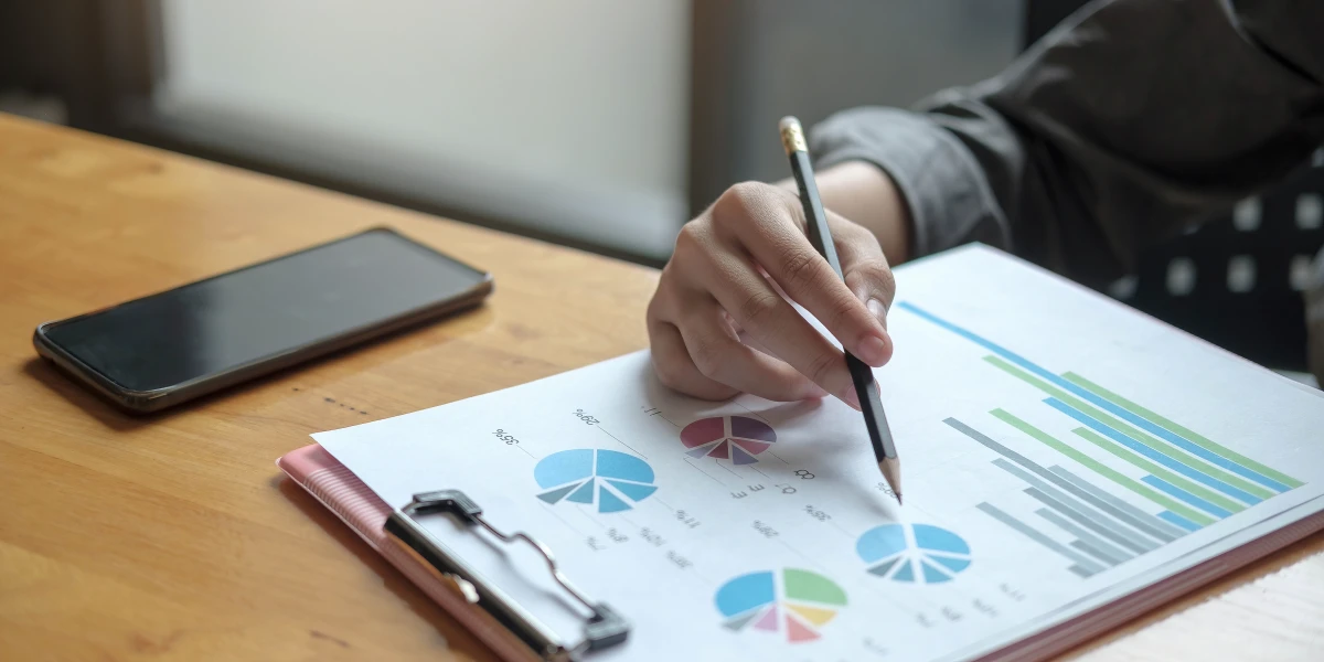 La régulation des marchés financiers à l'ère des fintechs : enjeux et perspectives