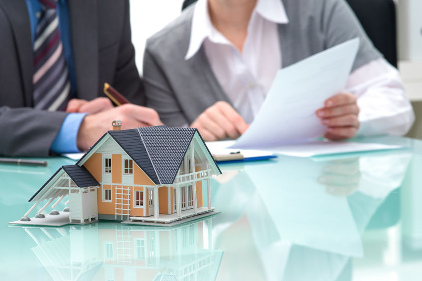 Bien choisir son notaire pour vendre sa maison : quels sont les critères de base ?